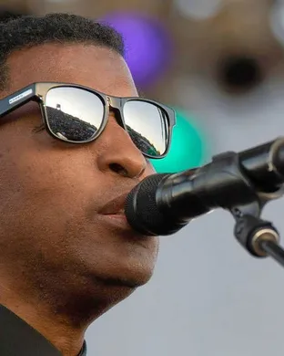 Kenny Babyface Edmonds Hanover