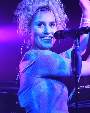 Raye Washington